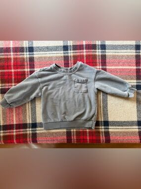 Cat & Jack Gray Kids Crewneck Sweatshirt with Pocket